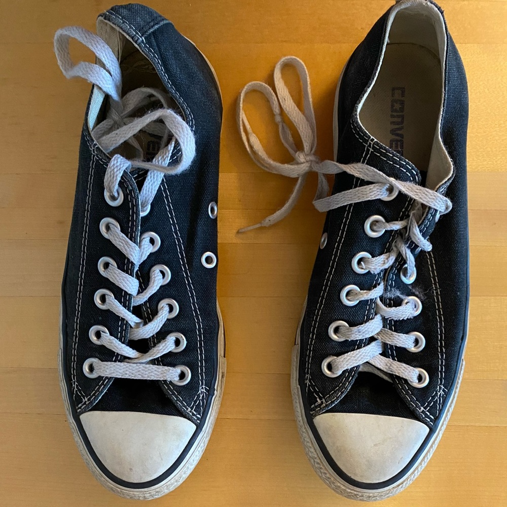 black converse
